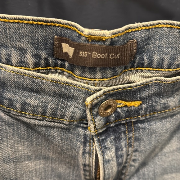 Levi’s - Picture 2 of 4